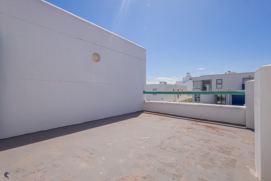 4 Bedroom Property for Sale in Paradise Beach Western Cape